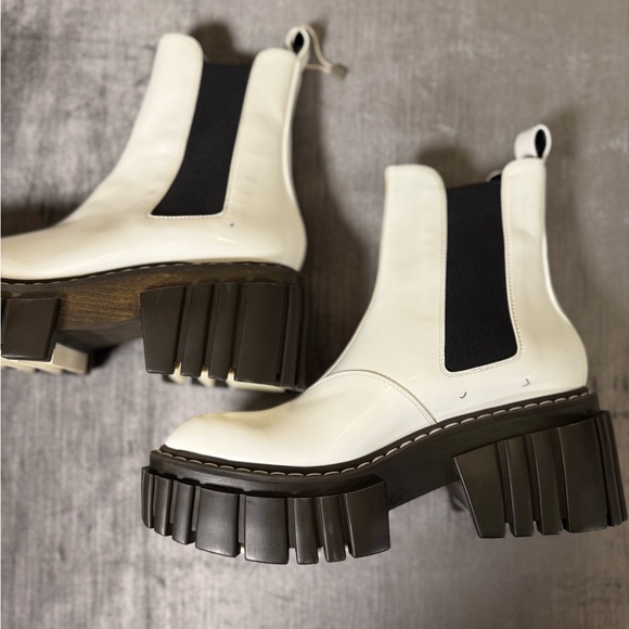 Stella McCartney White Chelsea Boots “Stivaletto” EU 40 | NIB + Dust Bags - Picture 3 of 11